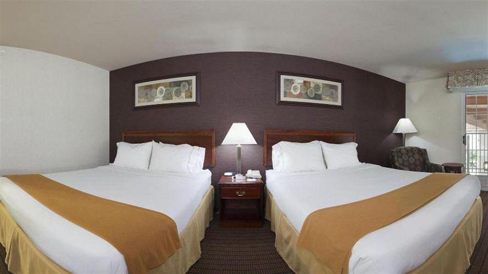 Holiday Inn Express Grand Rapids Southwest, An Ihg Hotel Grandville Εξωτερικό φωτογραφία